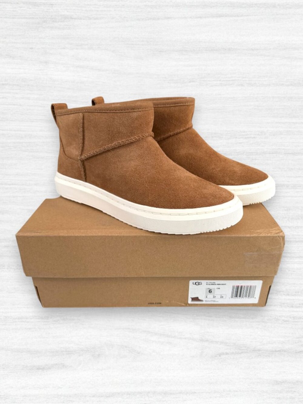 UGG Alameda Mini Boot Chestnut Suede Sheepskin Sneaker Boots Women’s 6 NIB